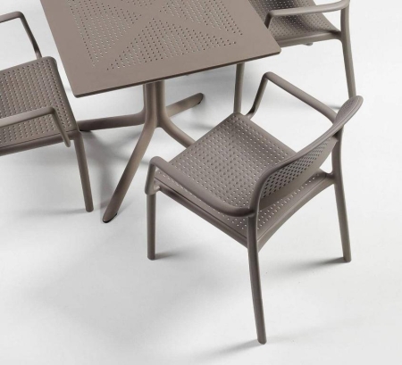 Стол пластиковый обеденный Clip 80 бежевый