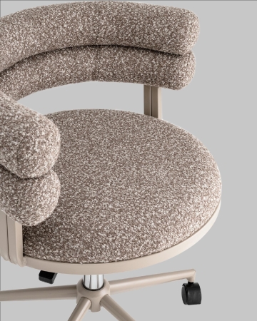 Кресло офисное Ponty светло-коричневое с бежевыми ножками