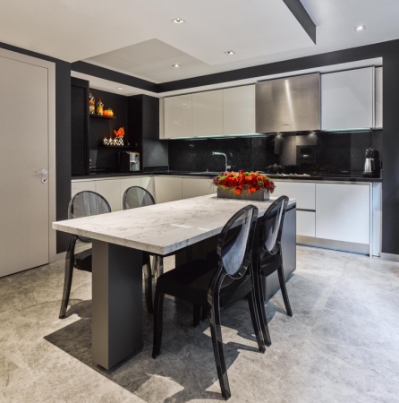 Стул прозрачный Elizabeth черный