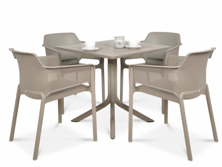 Стол пластиковый обеденный Clip 70 бежевый