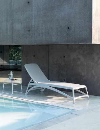 Столик пластиковый для лежака Pop белый