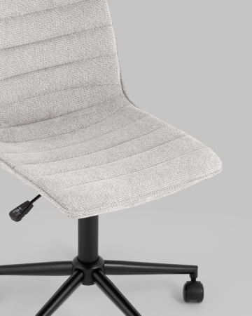 Кресло офисное Tyler светло-серый