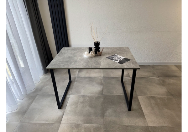 Стол деревянный Лиман 117 (157) x 77 бетон светлый, черный матовый