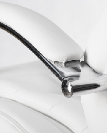 Офисное кресло для руководителей LYNDON белый