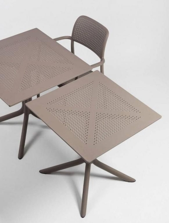 Стол пластиковый обеденный Clip 70 бежевый