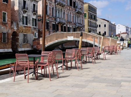 Стул пластиковый Doga Bistrot марсала